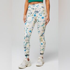 Fabletics motion 365+ high waisted Blue and Cream Floral Leggings medium